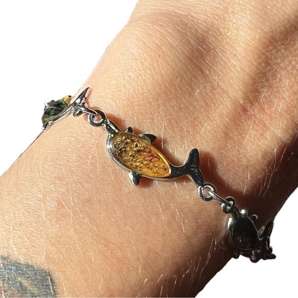 Vintage Dolphin Ring & Mother of Pearl Dolphin Link Bracelet Set - Picture 5 of 12